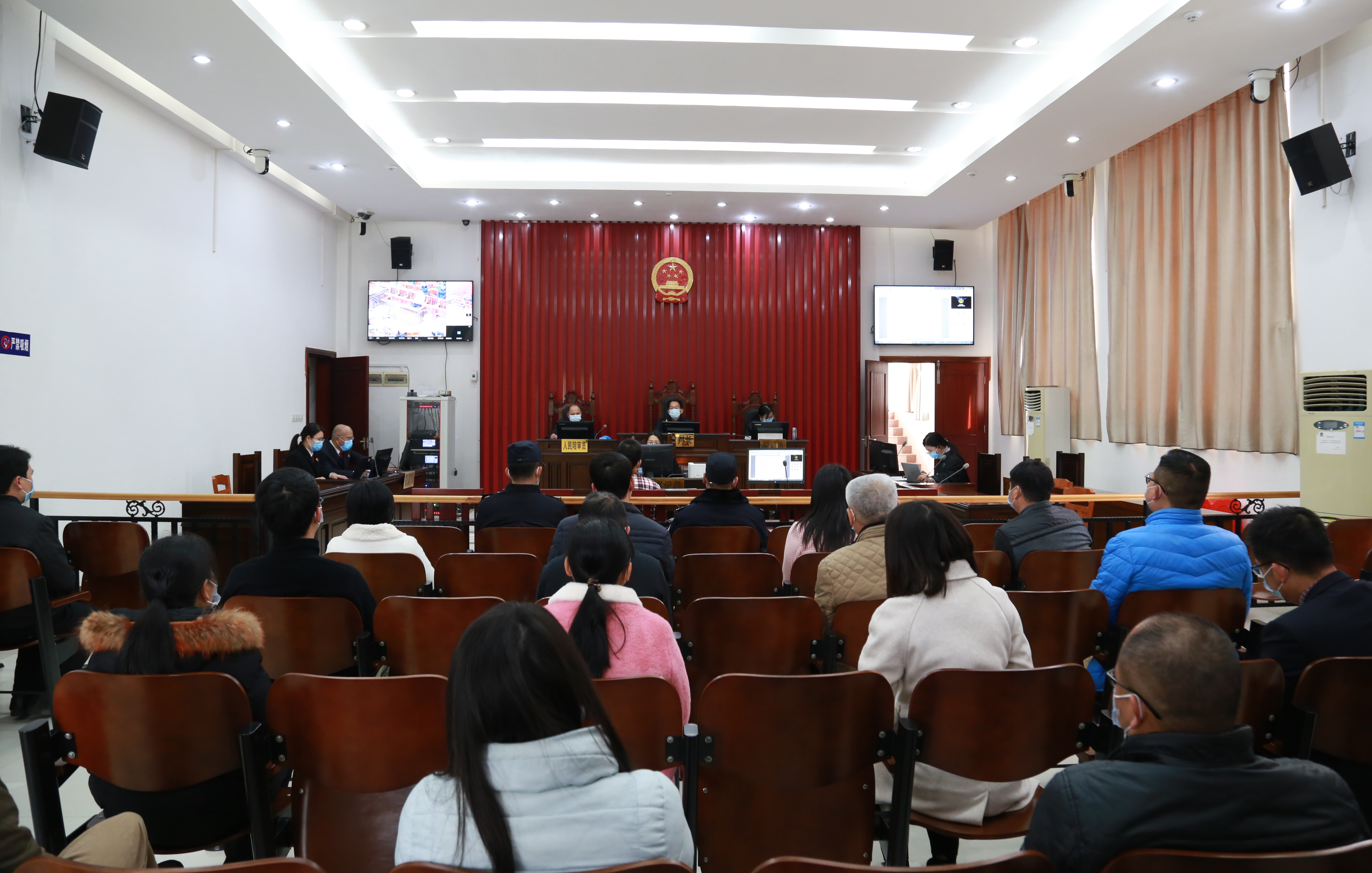 云浮市郁南县纪委监委:组织财务人员旁听庭审 加强重点岗位人员的警示教育.JPG 云浮市郁南县纪委监委:组织财务人员旁听庭审 加强重点岗位人员的警示教育.JPG
